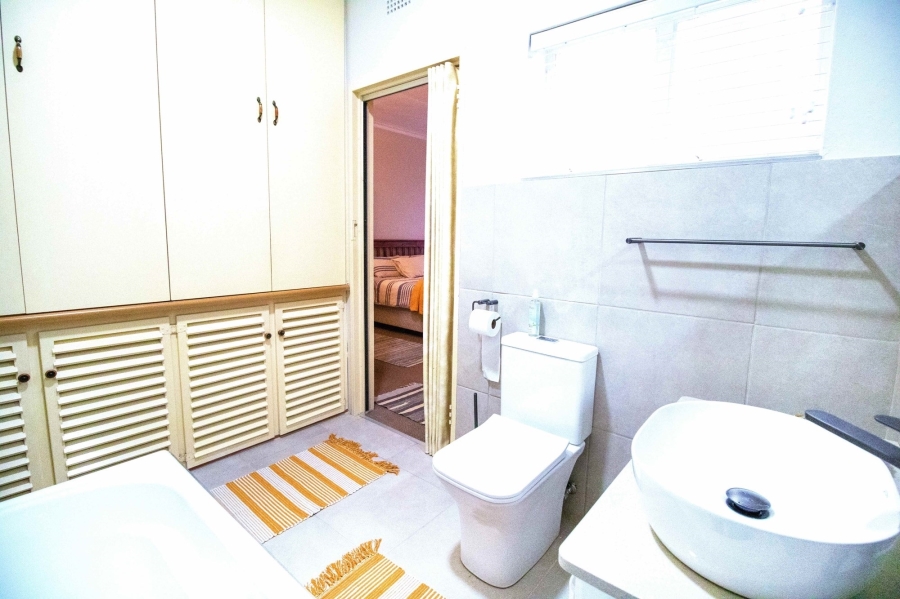 4 Bedroom Property for Sale in Paradise Beach Eastern Cape